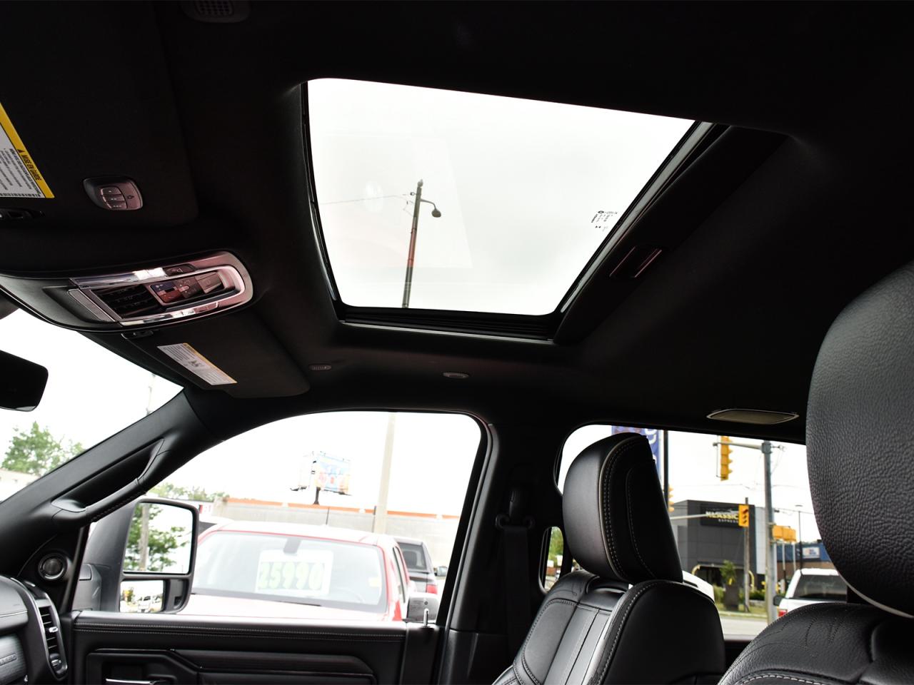 2024 RAM 2500 Limited Crew Cab 4x4 ~Nav ~Leather ~Harman/Kardon Photo