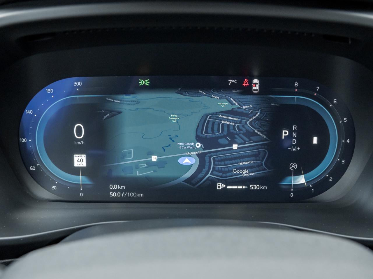 2025 Volvo XC40 B5 AWD Plus Dark Theme  CLIMATE PACK  22" WHEELS Photo