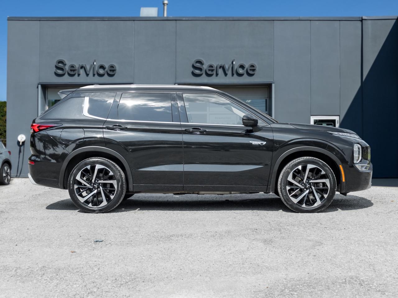 2023 Mitsubishi Outlander PHEV GT S-AWC CPO FINANCE FOR AS LOW AS 0.9% Photo