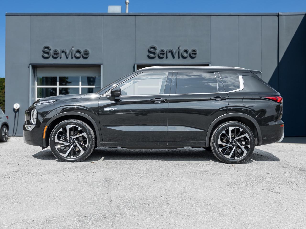 2023 Mitsubishi Outlander PHEV GT S-AWC CPO FINANCE FOR AS LOW AS 0.9% Photo2