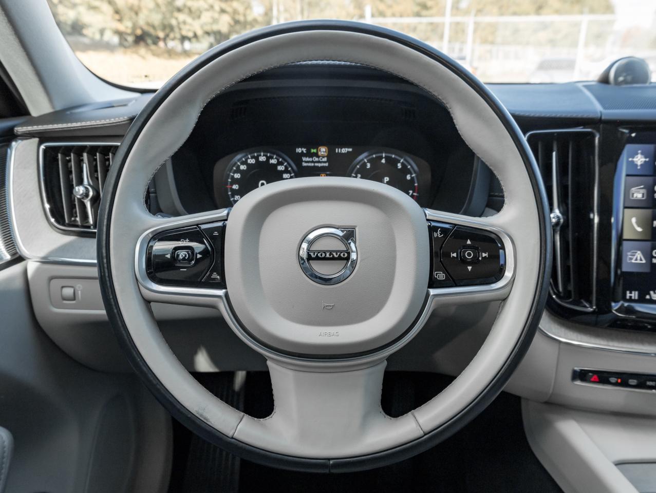 2018 Volvo XC60 T6 AWD Inscription  BOWERS & WILKINS  SAFETY CERT Photo