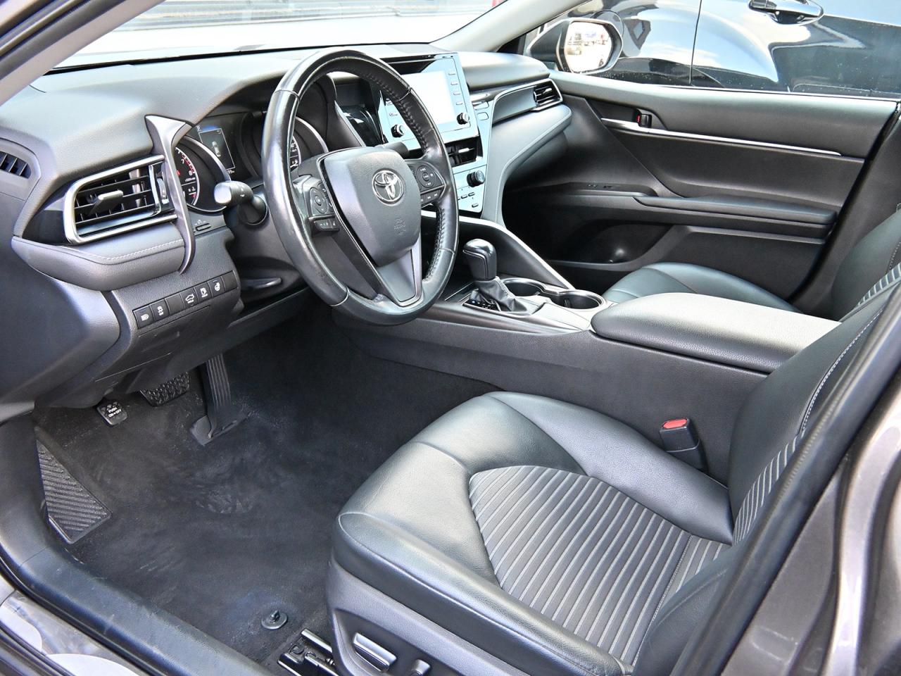 2022 Toyota Camry SE ~Leather ~Bluetooth ~Backup Camera ~Alloys Photo