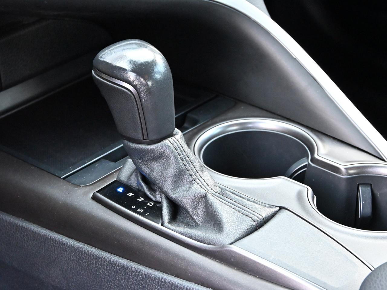 2022 Toyota Camry SE ~Leather ~Bluetooth ~Backup Camera ~Alloys Photo