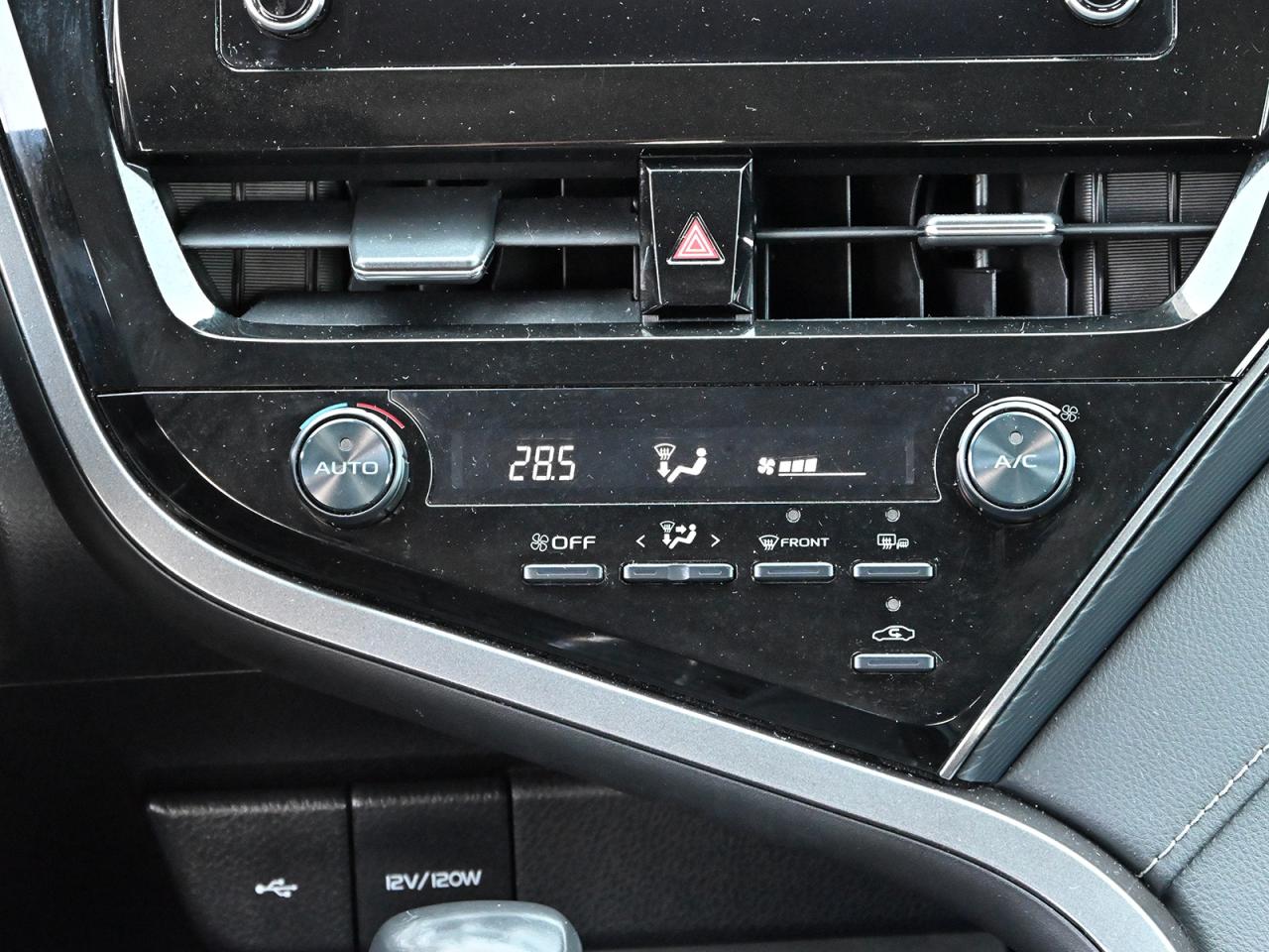 2022 Toyota Camry SE ~Leather ~Bluetooth ~Backup Camera ~Alloys Photo