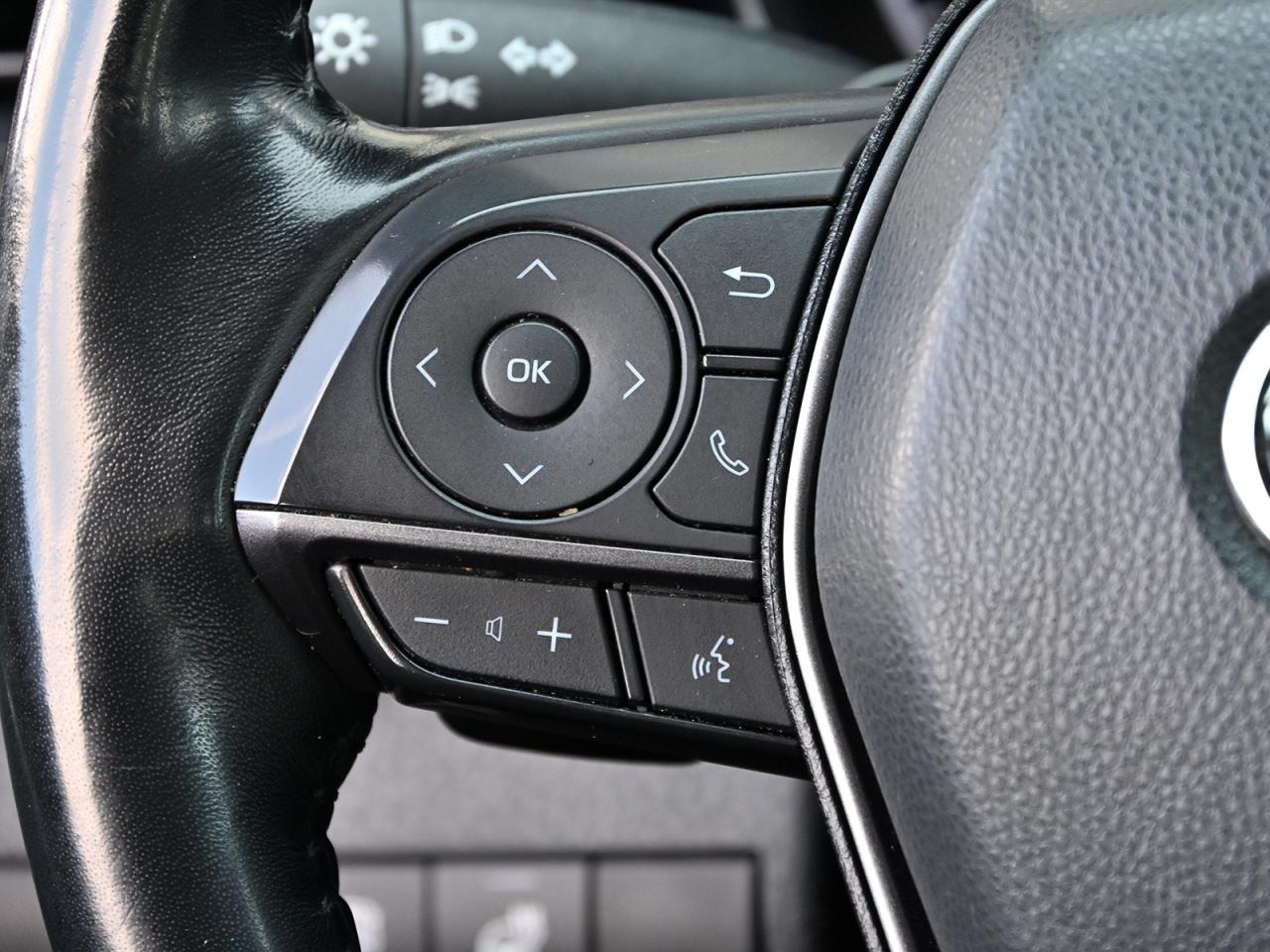 2022 Toyota Camry SE ~Leather ~Bluetooth ~Backup Camera ~Alloys Photo