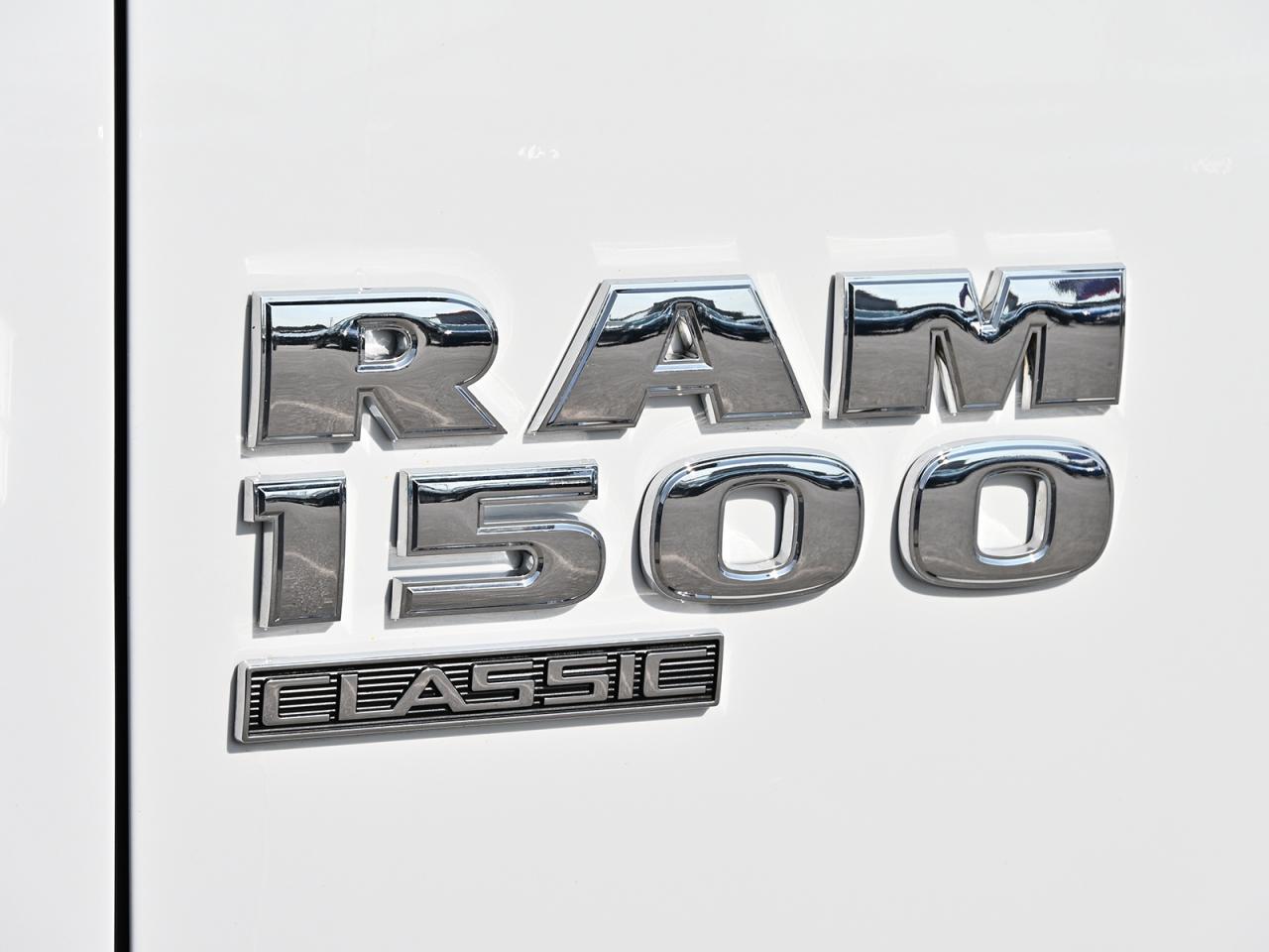 2022 RAM 1500 Classic SLT Crew Cab 4x4 ~Heated + Power Seat ~Camera Photo3