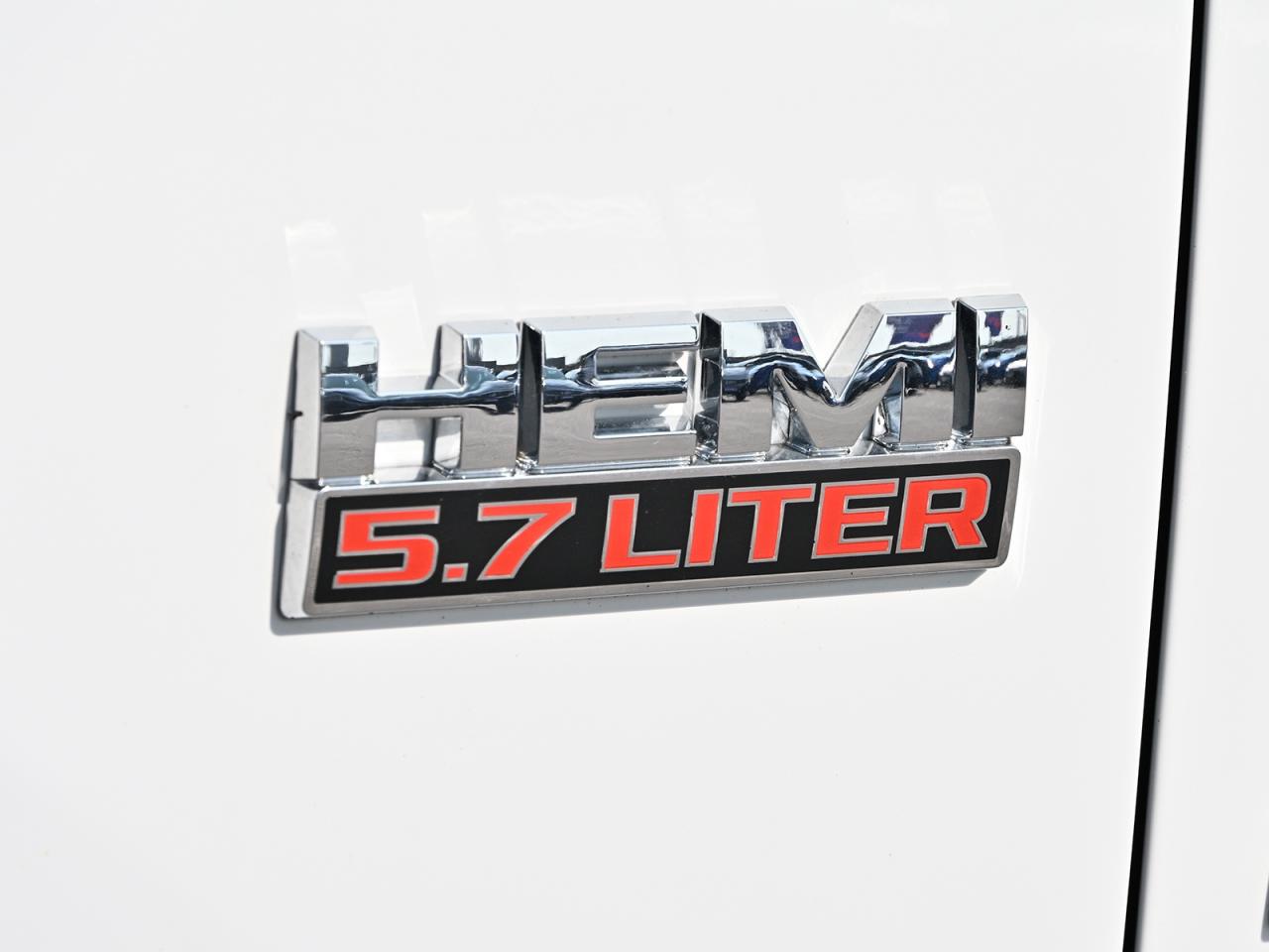 2022 RAM 1500 Classic SLT Crew Cab 4x4 ~Heated + Power Seat ~Camera Photo