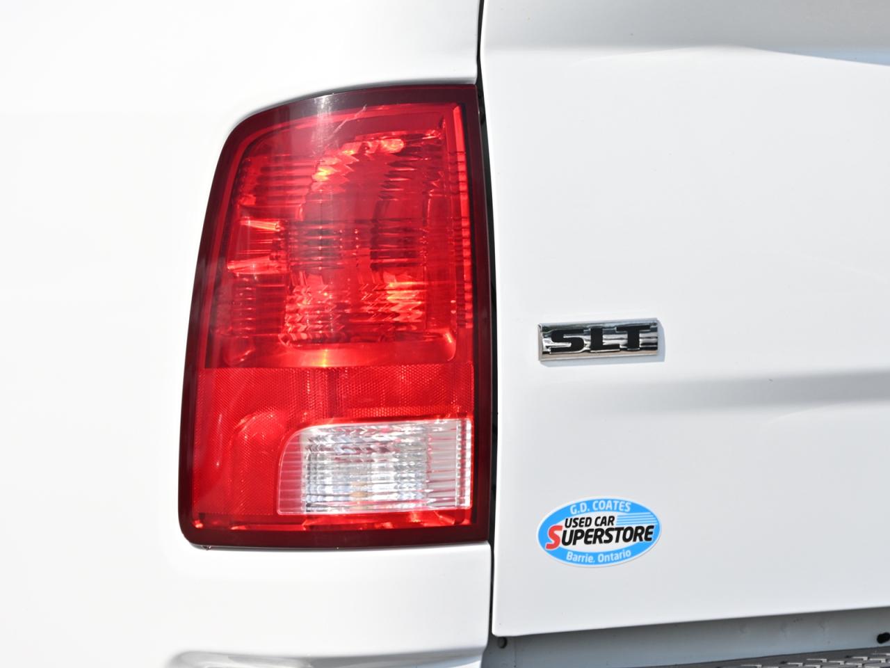 2022 RAM 1500 Classic SLT Crew Cab 4x4 ~Heated + Power Seat ~Camera Photo