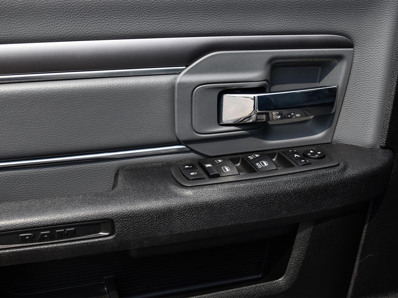 2022 RAM 1500 Classic SLT Crew Cab 4x4 ~Heated + Power Seat ~Camera Photo