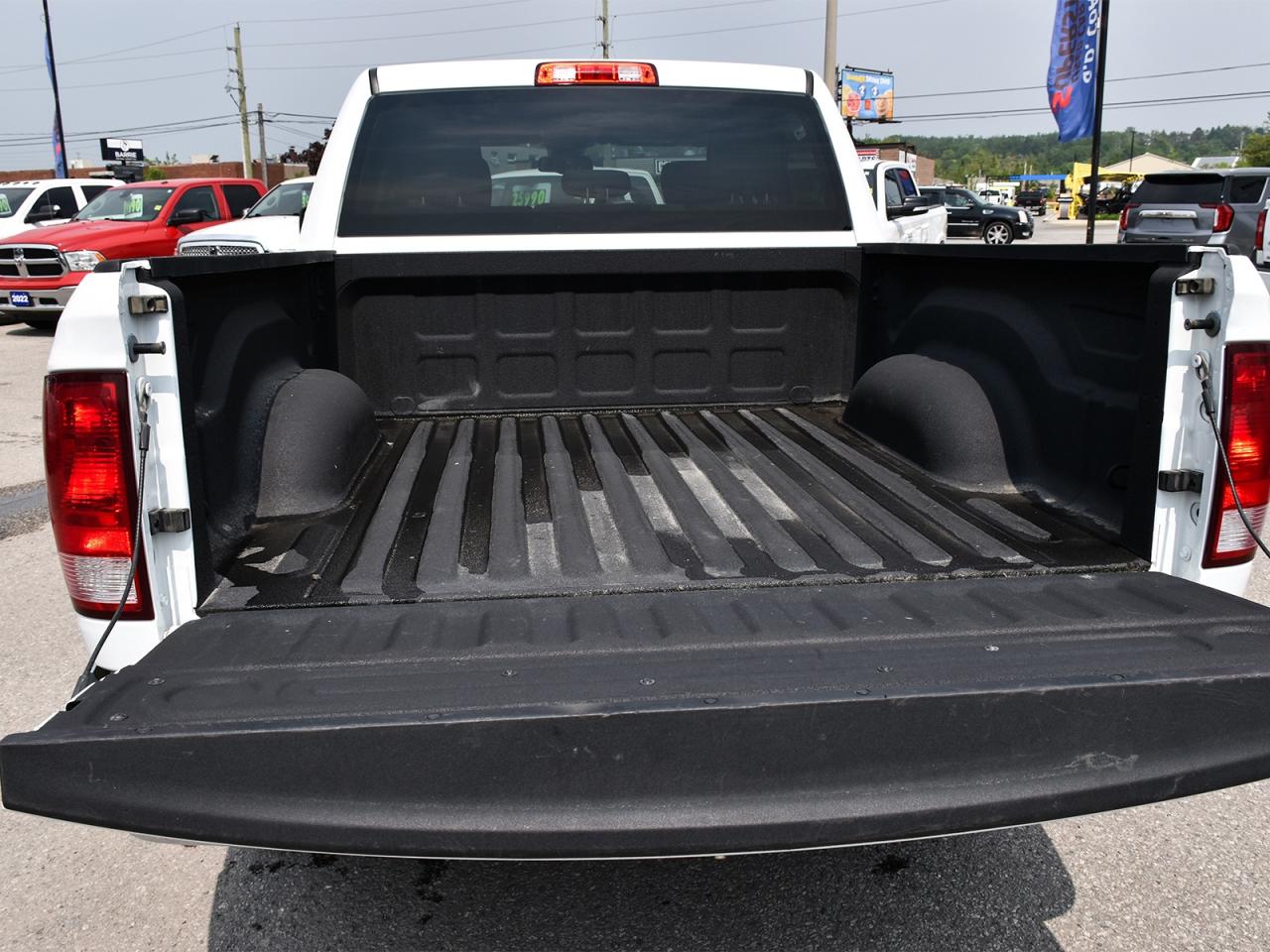 2022 RAM 1500 Classic SLT Crew Cab 4x4 ~Heated + Power Seat ~Camera Photo