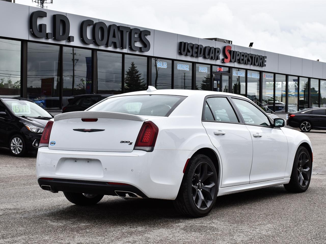 2022 Chrysler 300 S ~Nav ~Camera ~Leather ~Panoramic Roof ~Bluetooth Photo