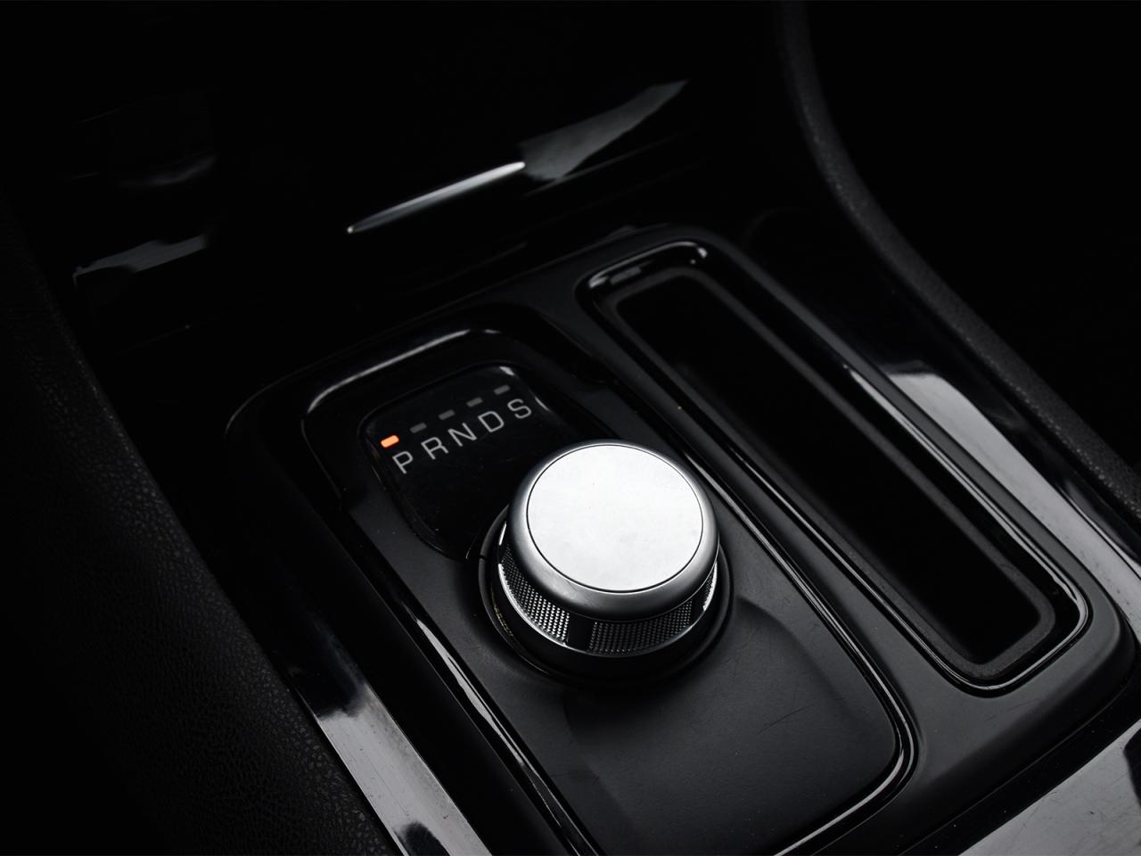 2022 Chrysler 300 S ~Nav ~Camera ~Leather ~Panoramic Roof ~Bluetooth Photo