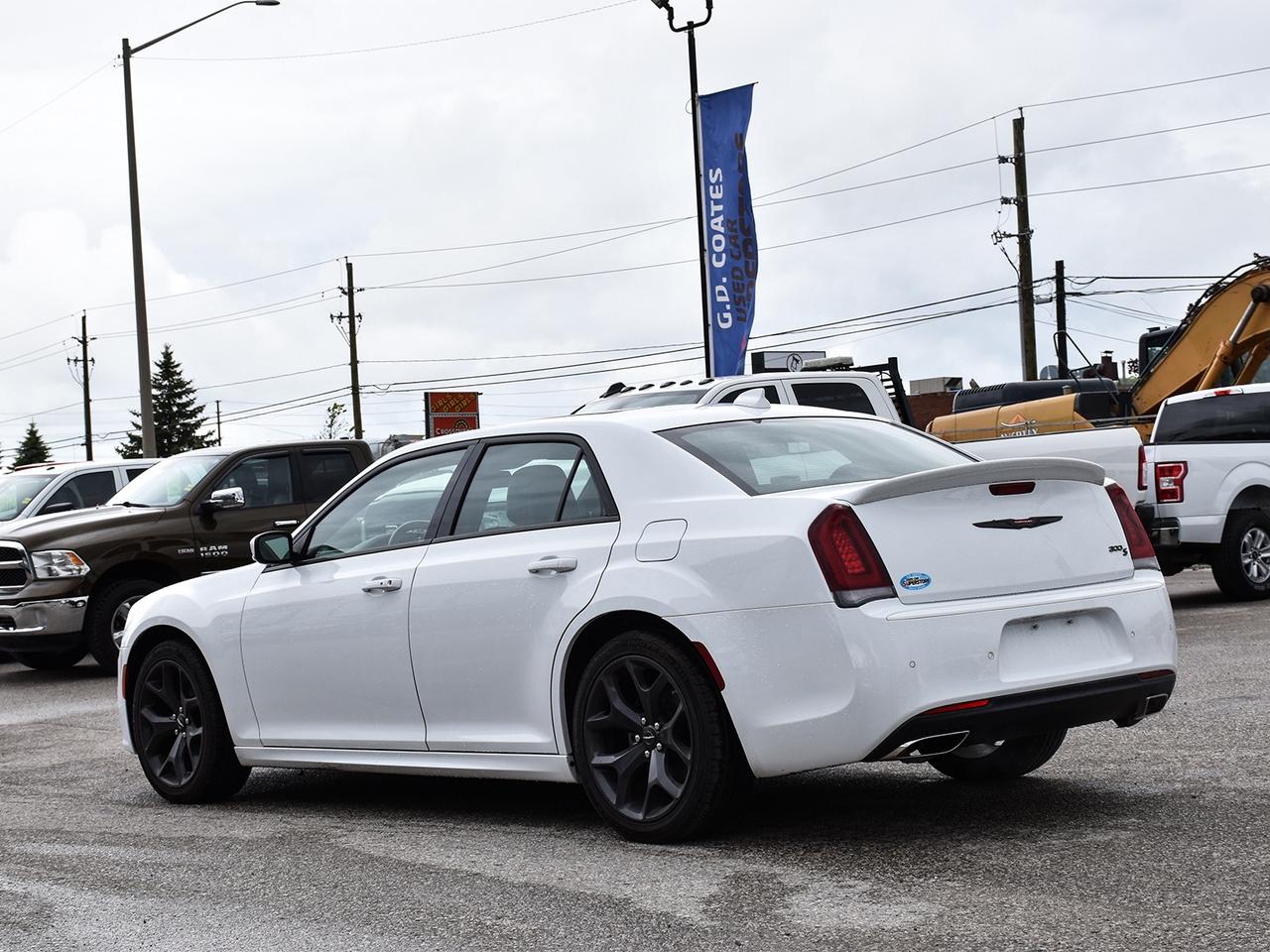 2022 Chrysler 300 S ~Nav ~Camera ~Leather ~Panoramic Roof ~Bluetooth Photo