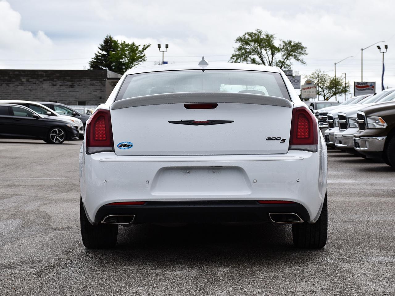 2022 Chrysler 300 S ~Nav ~Camera ~Leather ~Panoramic Roof ~Bluetooth Photo