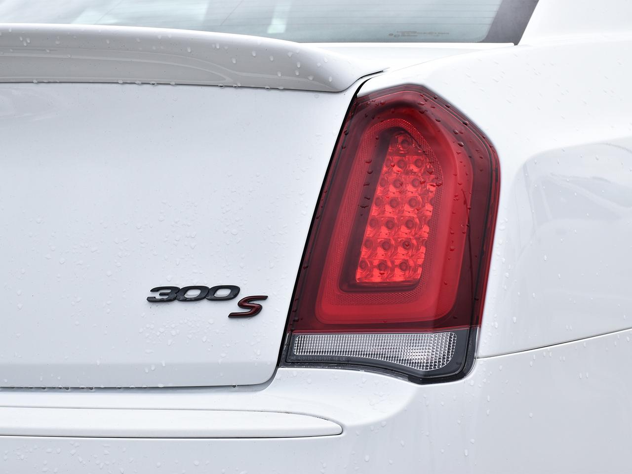 2022 Chrysler 300 S ~Nav ~Camera ~Leather ~Panoramic Roof ~Bluetooth Photo