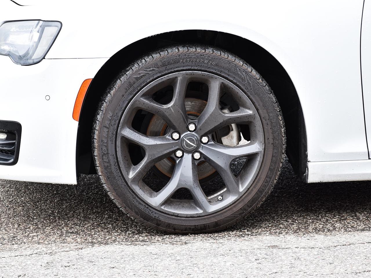 2022 Chrysler 300 S ~Nav ~Camera ~Leather ~Panoramic Roof ~Bluetooth Photo