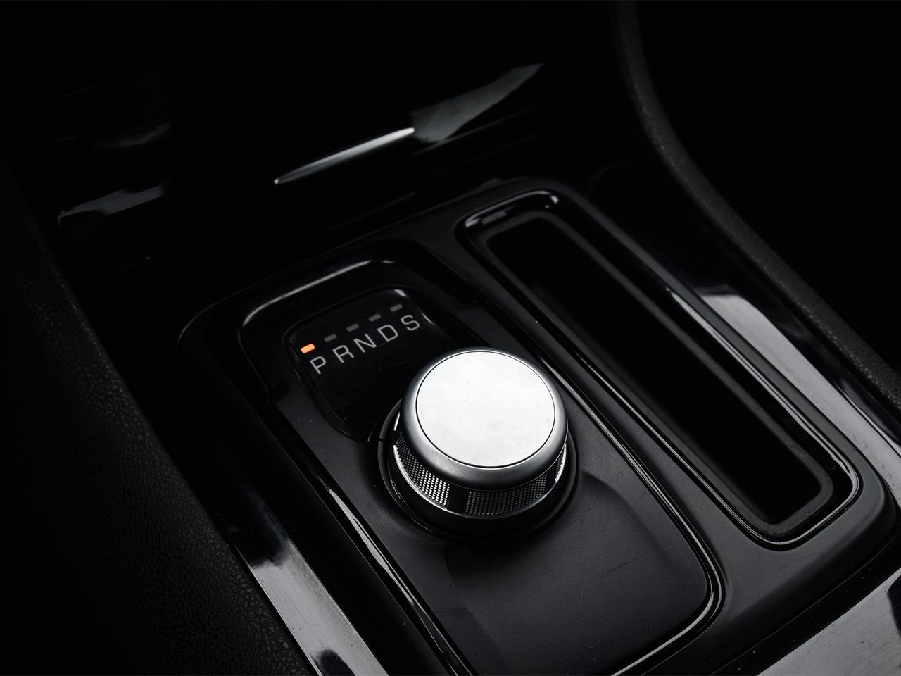 2022 Chrysler 300 S ~Nav ~Camera ~Leather ~Panoramic Roof ~Bluetooth Photo