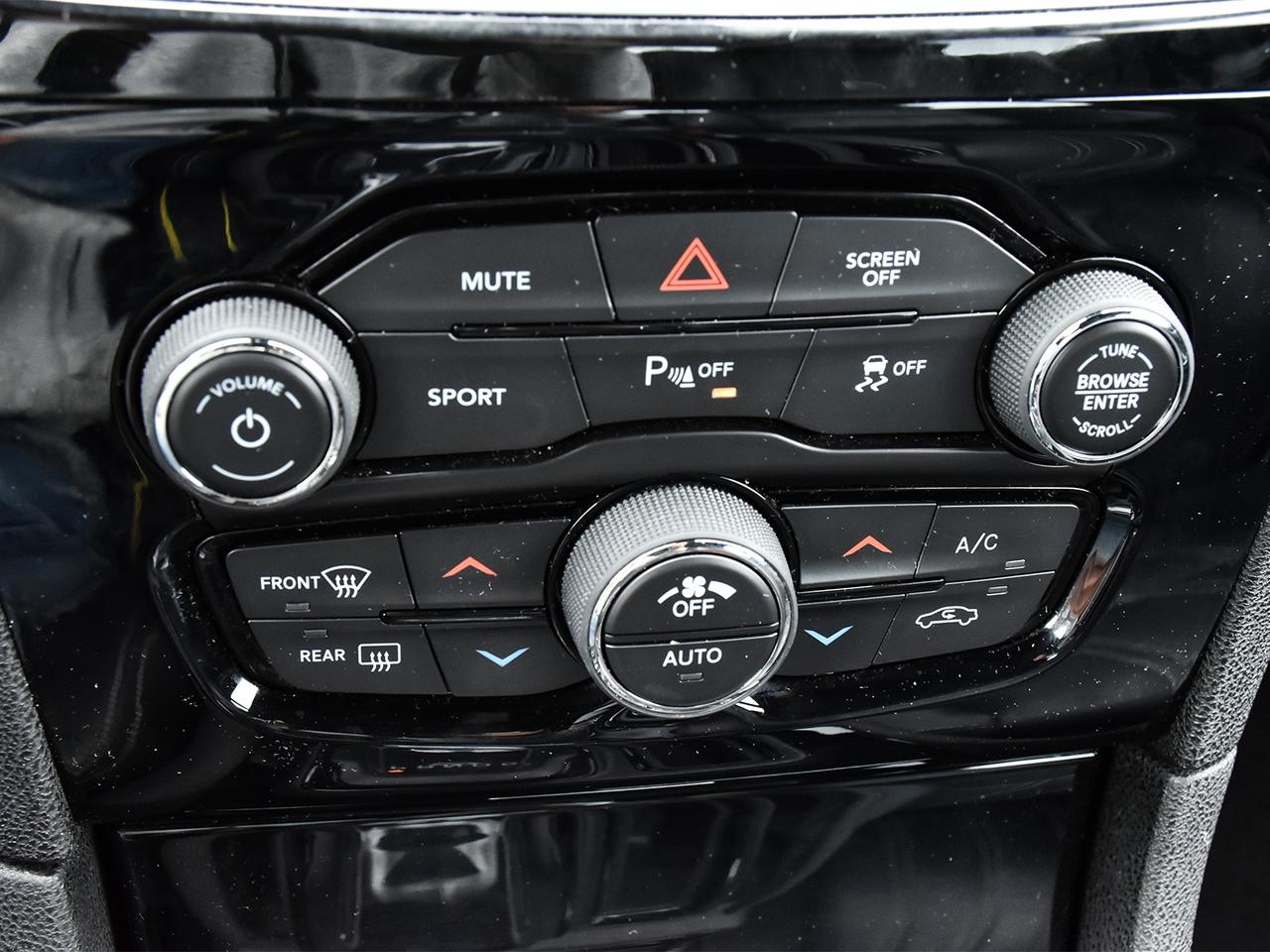 2022 Chrysler 300 S ~Nav ~Camera ~Leather ~Panoramic Roof ~Bluetooth Photo