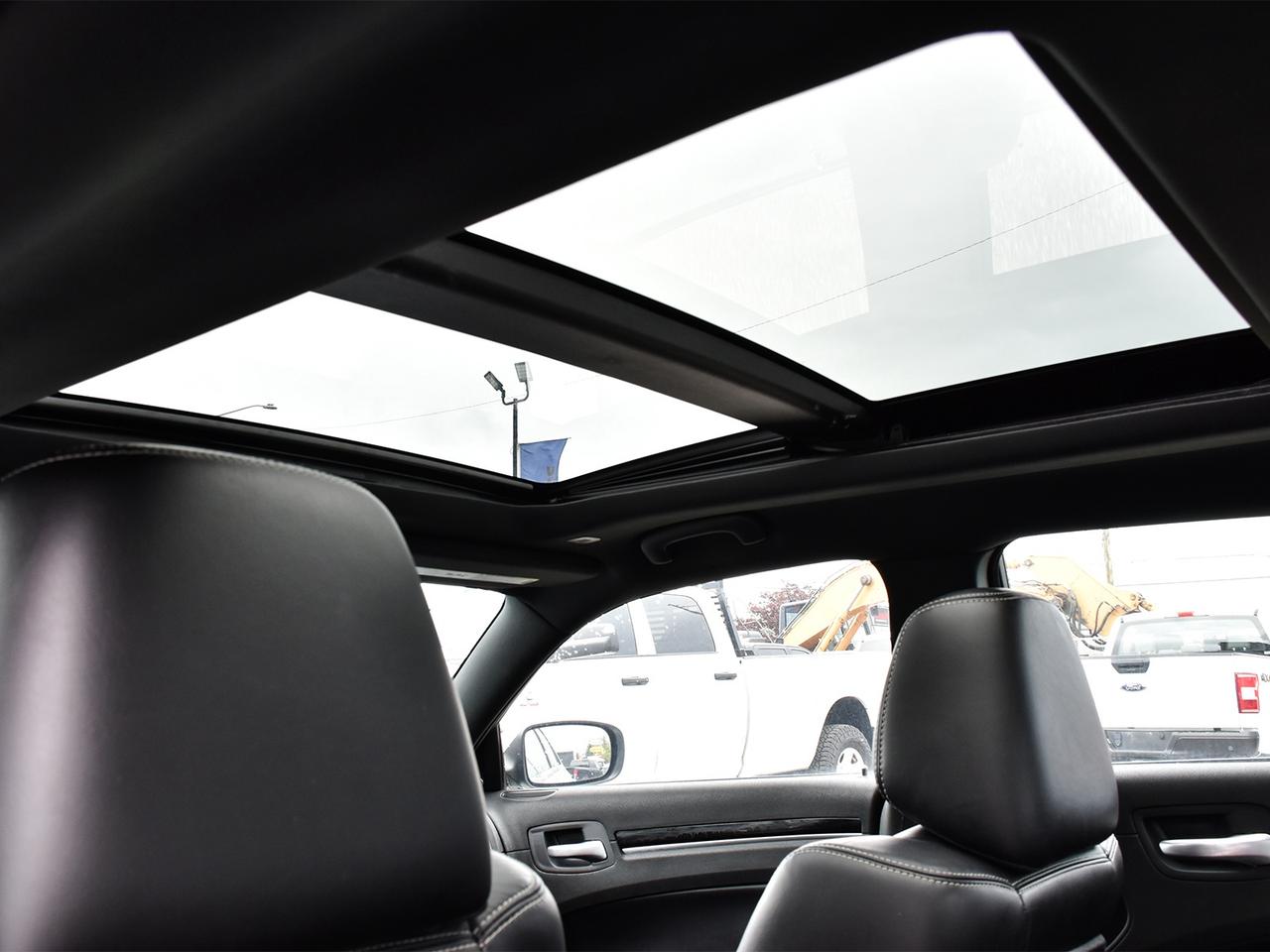 2022 Chrysler 300 S ~Nav ~Camera ~Leather ~Panoramic Roof ~Bluetooth Photo