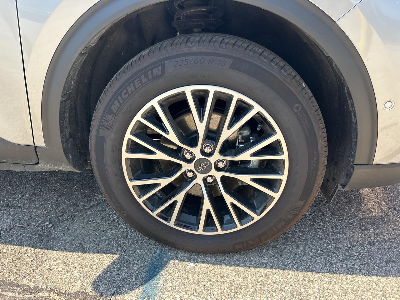 2024 Ford Escape PHEV, CLEAN CARFAX, SUNROOF, REMOTE START, LEATHER Photo