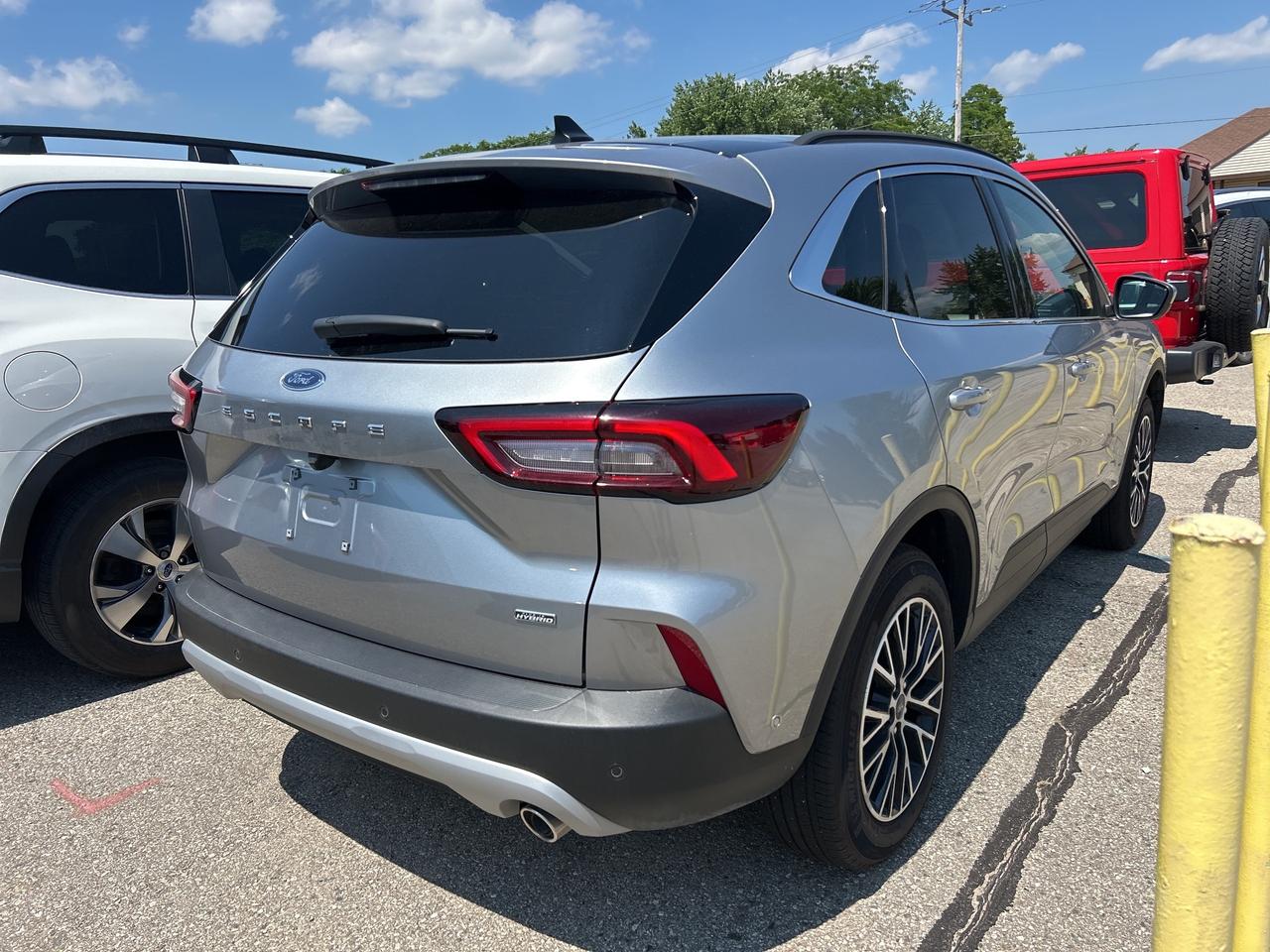 2024 Ford Escape PHEV, CLEAN CARFAX, SUNROOF, REMOTE START, LEATHER Photo4