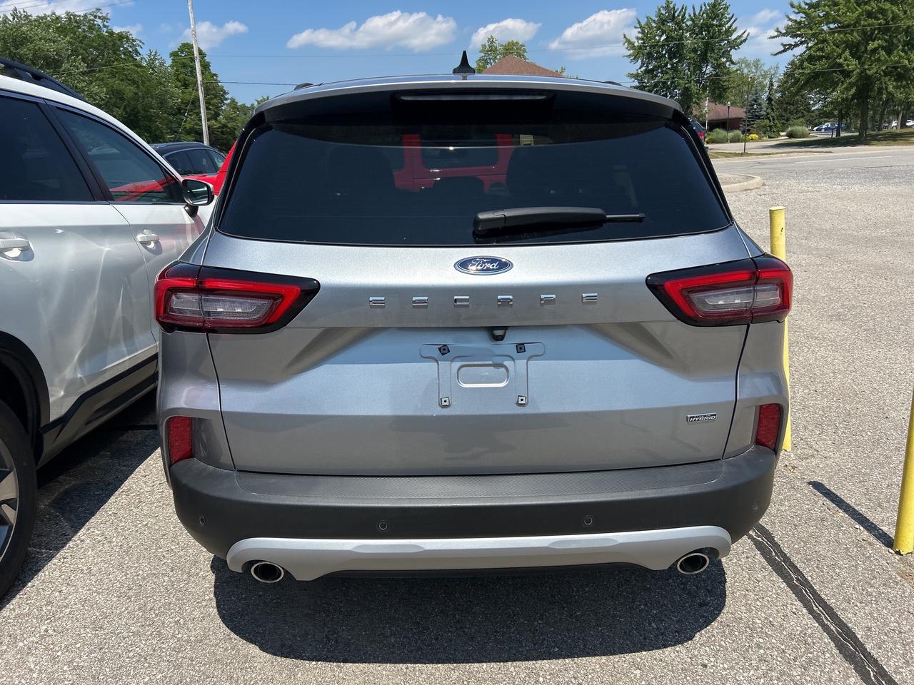 2024 Ford Escape PHEV, CLEAN CARFAX, SUNROOF, REMOTE START, LEATHER Photo