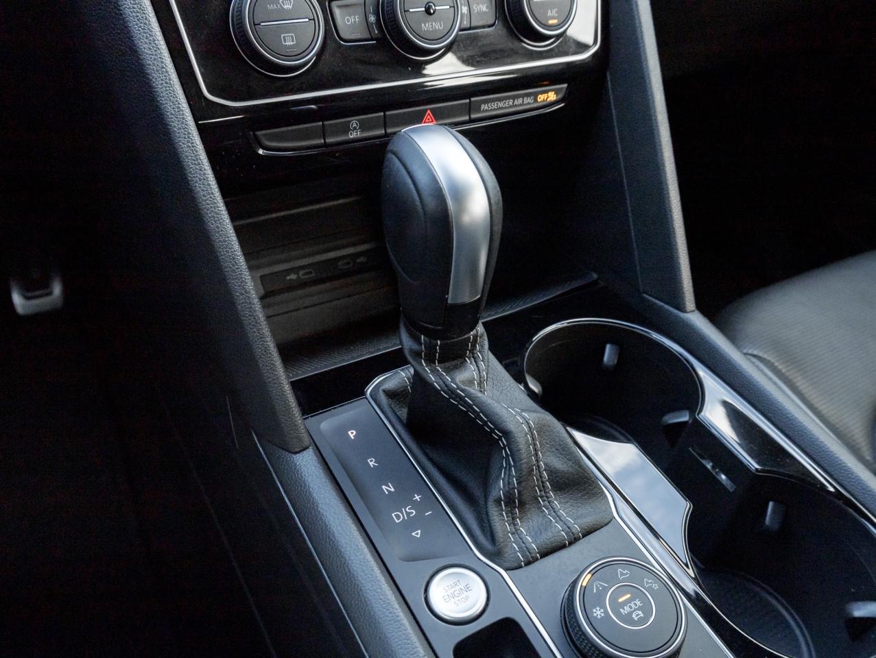 2022 Volkswagen Atlas Cross Sport Execline 3.6 FSI 4MOTION  FENDERS  ONE OWNER  NAVI Photo