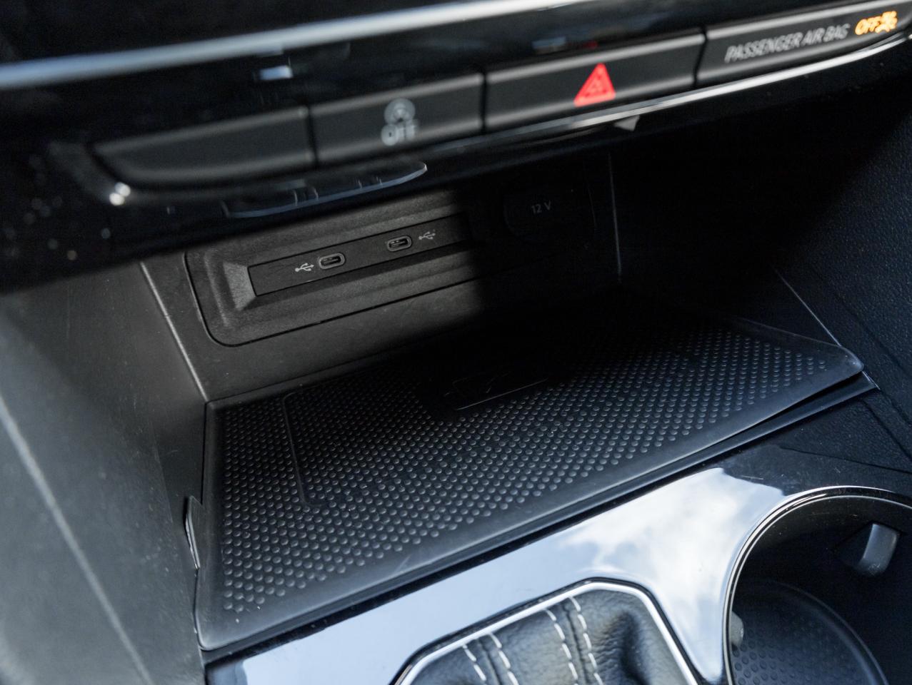 2022 Volkswagen Atlas Cross Sport Execline 3.6 FSI 4MOTION  FENDERS  ONE OWNER  NAVI Photo