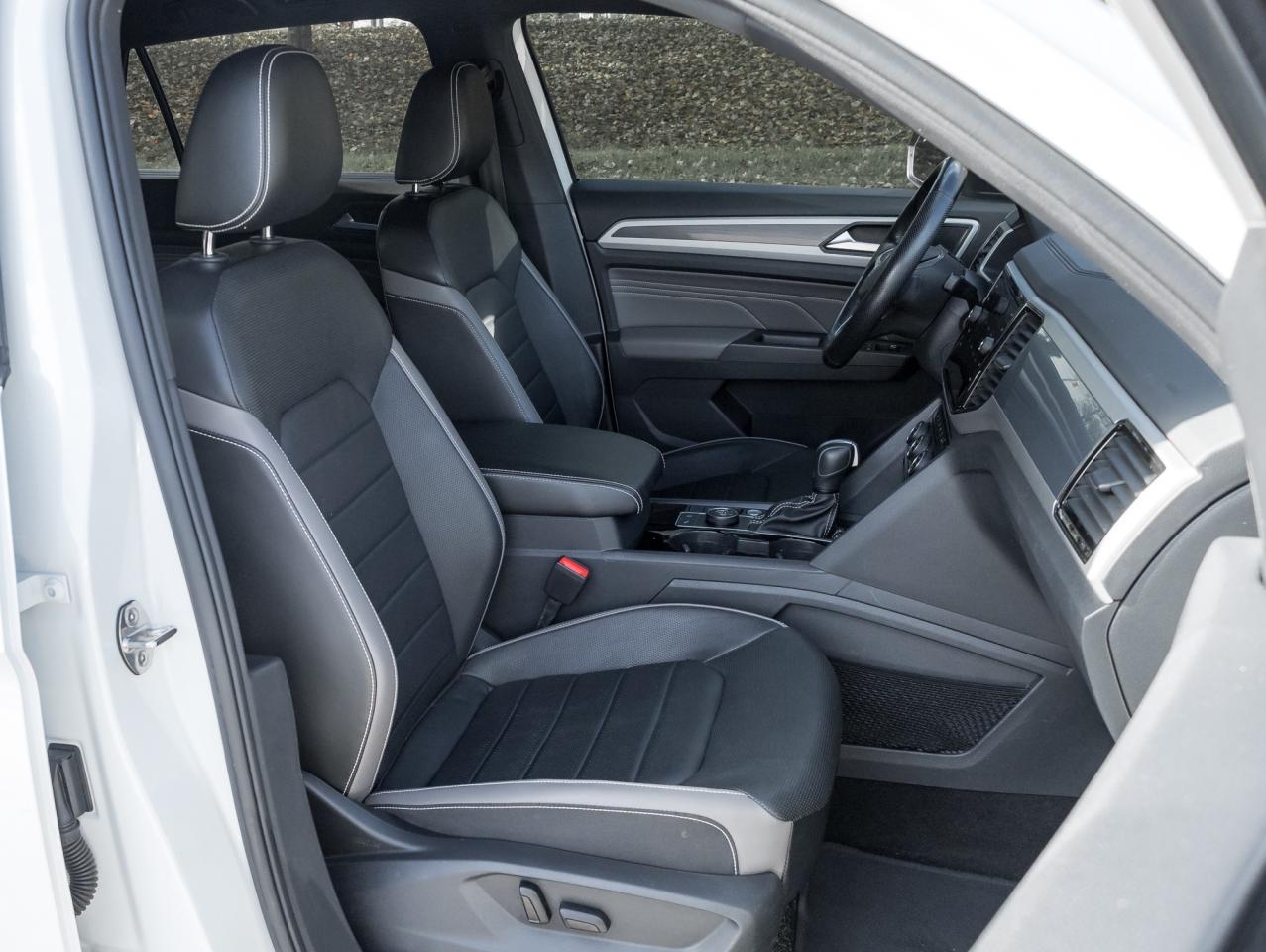 2022 Volkswagen Atlas Cross Sport Execline 3.6 FSI 4MOTION  FENDERS  ONE OWNER  NAVI Photo