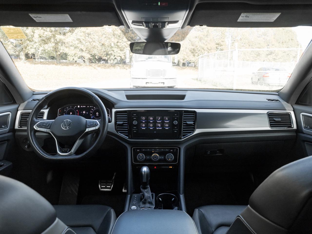 2022 Volkswagen Atlas Cross Sport Execline 3.6 FSI 4MOTION  FENDERS  ONE OWNER  NAVI Photo