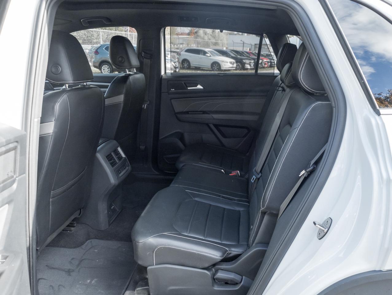 2022 Volkswagen Atlas Cross Sport Execline 3.6 FSI 4MOTION  FENDERS  ONE OWNER  NAVI Photo