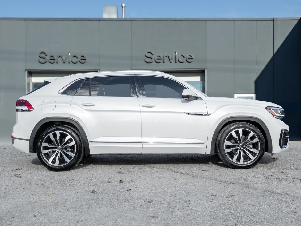 2022 Volkswagen Atlas Cross Sport Execline 3.6 FSI 4MOTION  FENDERS  ONE OWNER  NAVI Photo