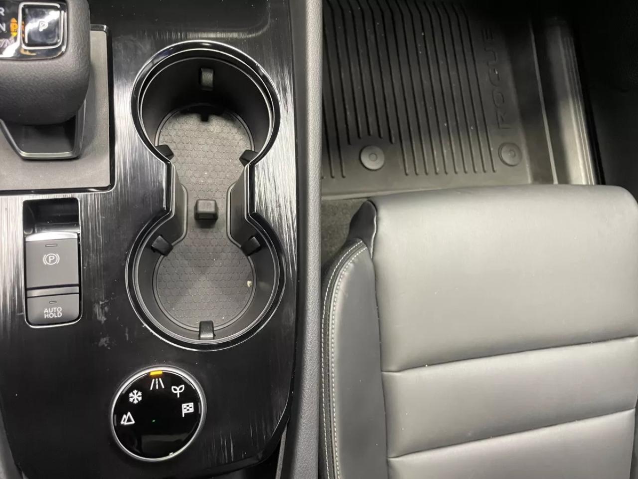 2023 Nissan Rogue SV MIDNIGHT EDITION Photo