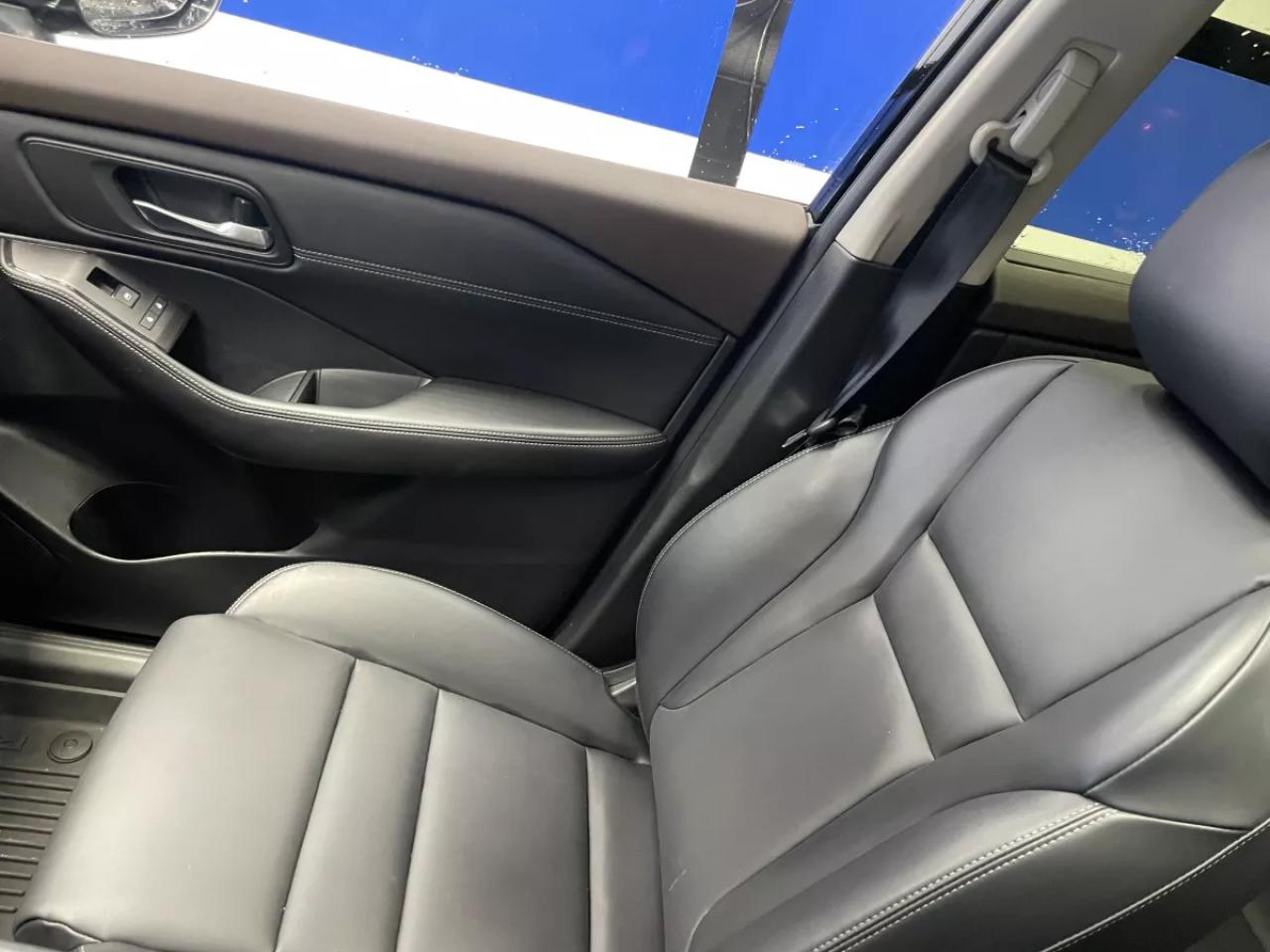 2023 Nissan Rogue SV MIDNIGHT EDITION Photo