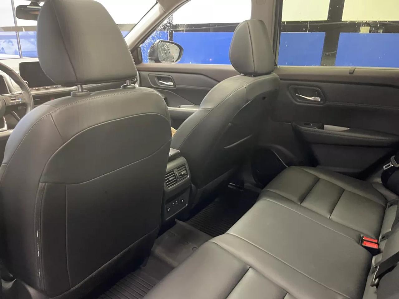 2023 Nissan Rogue SV MIDNIGHT EDITION Photo