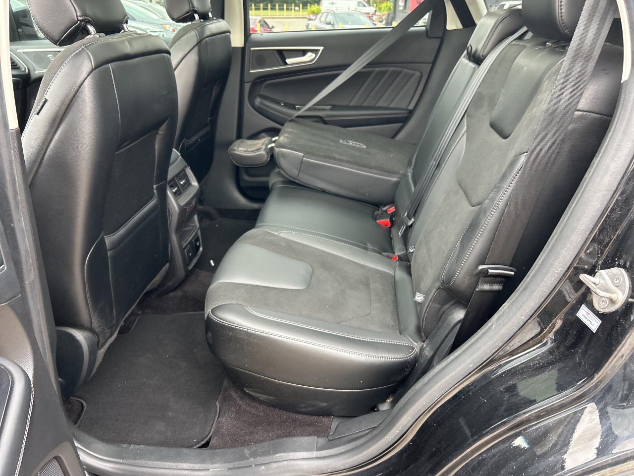 2017 Ford Edge REMOTE START, PANORAMA ROOF, AWD, BACK UP CAM! Photo