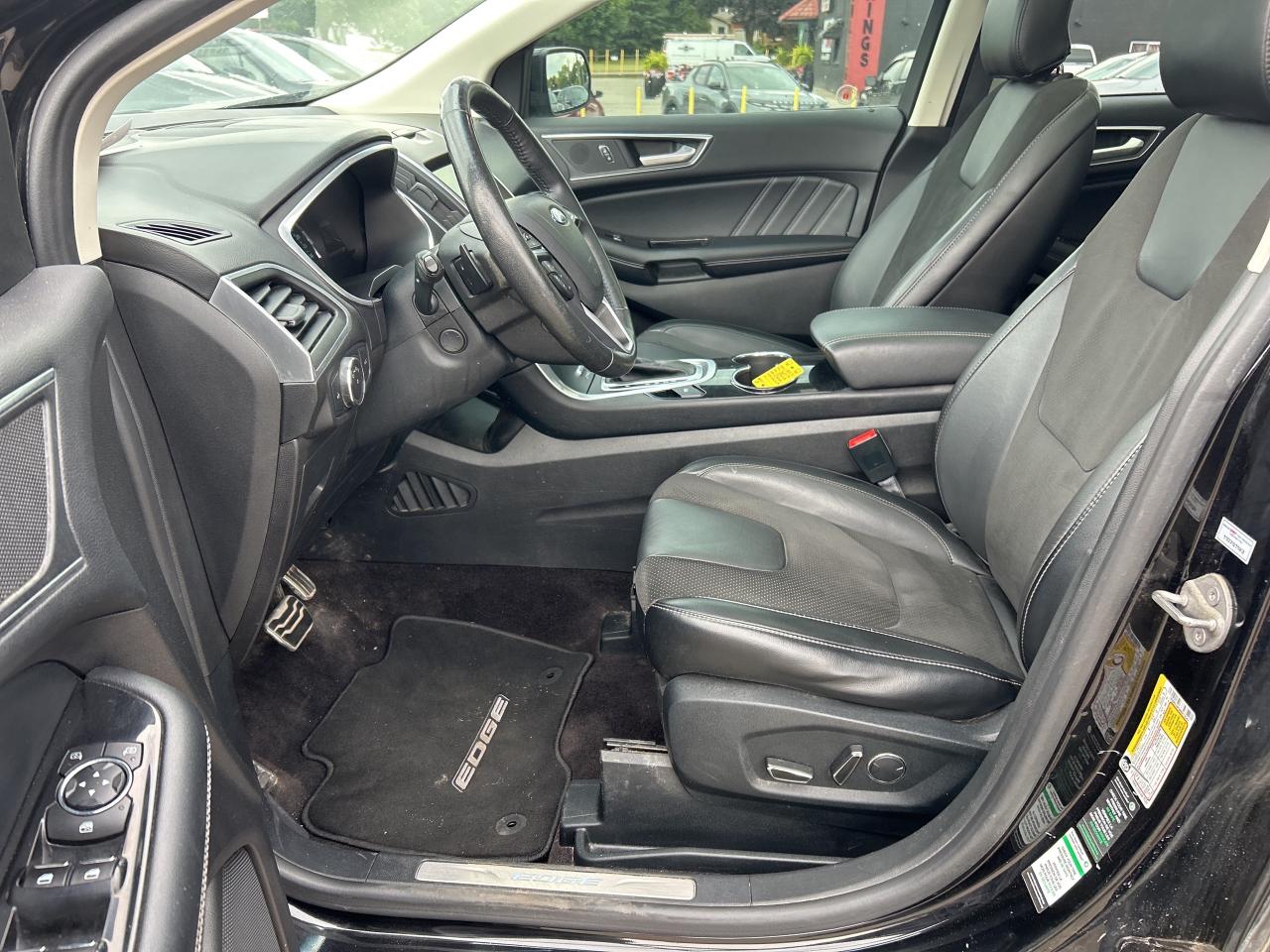 2017 Ford Edge REMOTE START, PANORAMA ROOF, AWD, BACK UP CAM! Photo