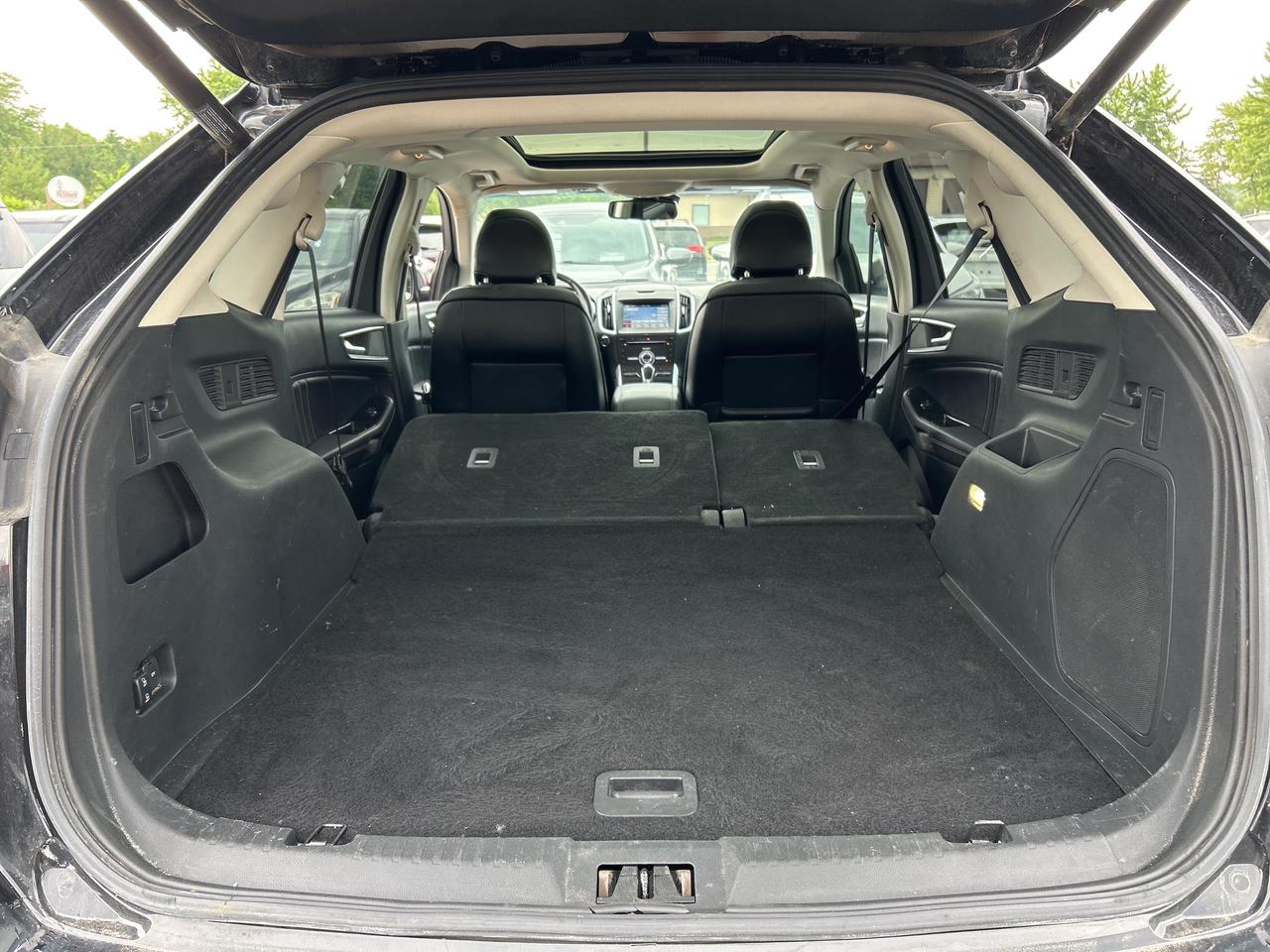 2017 Ford Edge REMOTE START, PANORAMA ROOF, AWD, BACK UP CAM! Photo