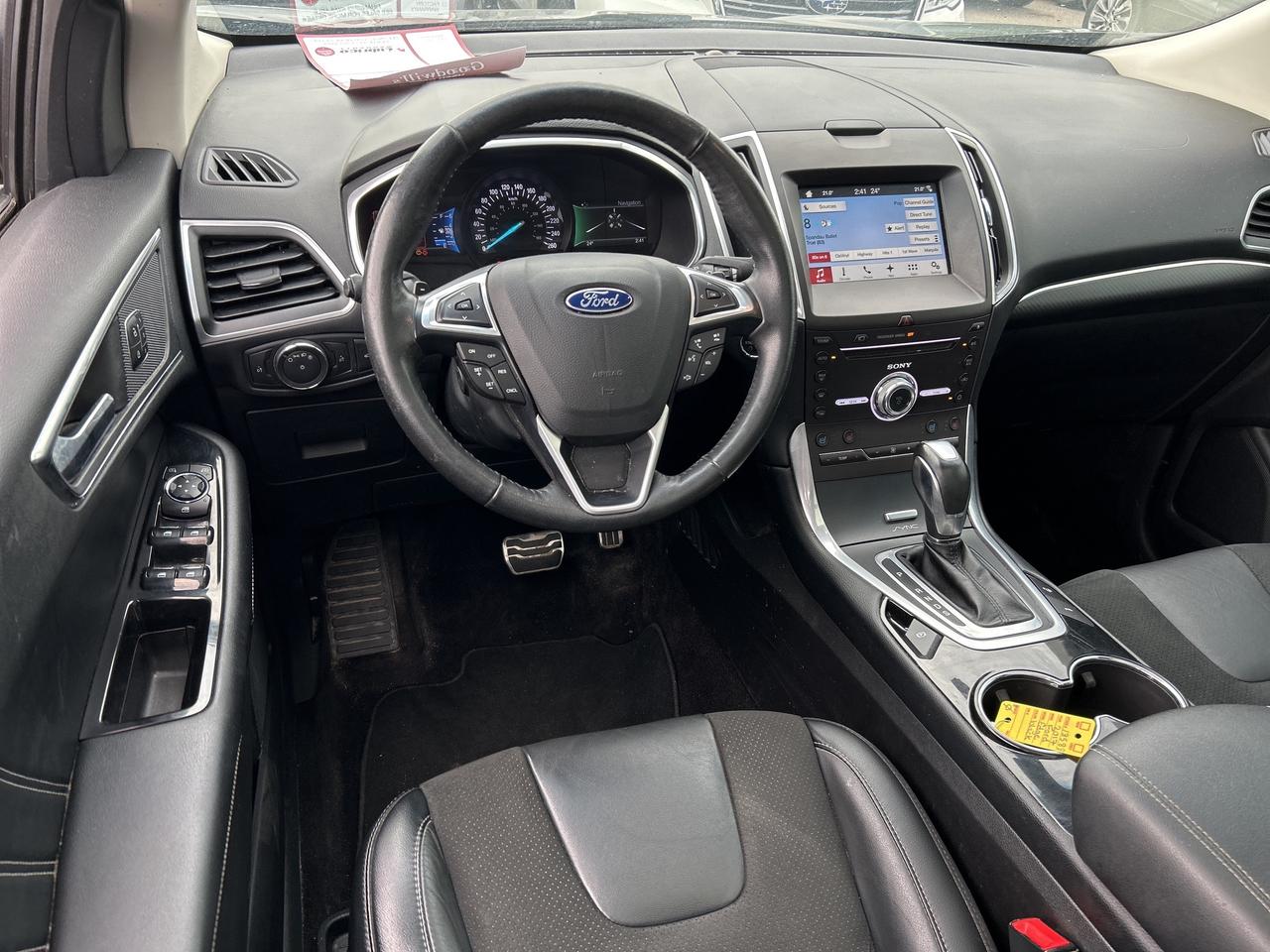 2017 Ford Edge REMOTE START, PANORAMA ROOF, AWD, BACK UP CAM! Photo