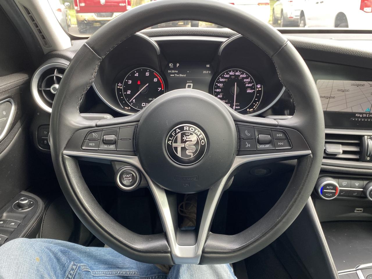 2017 Alfa Romeo Giulia 4dr Sdn AWD Photo