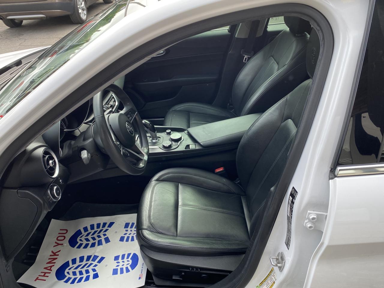 2017 Alfa Romeo Giulia 4dr Sdn AWD Photo