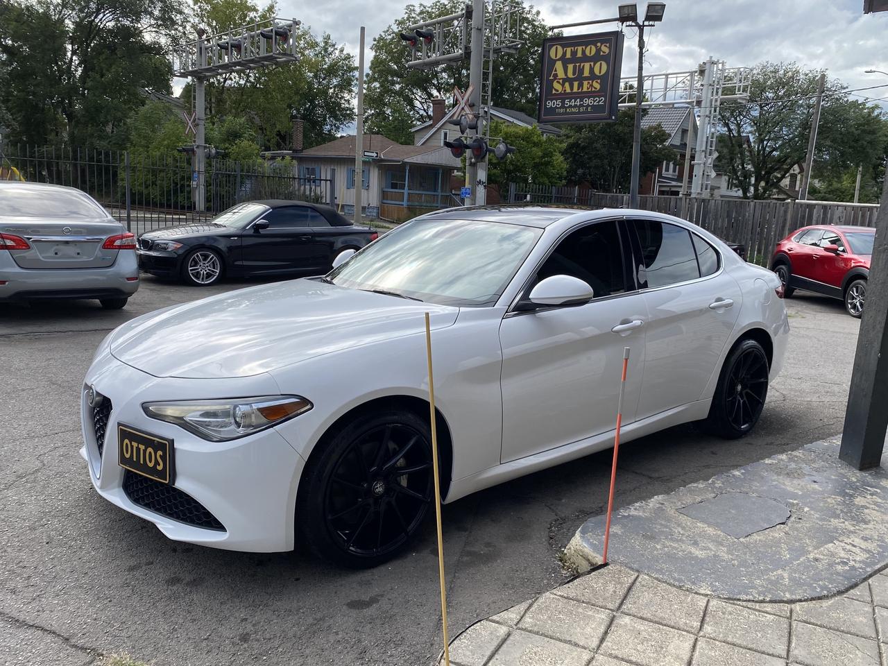 2017 Alfa Romeo Giulia 4dr Sdn AWD Photo