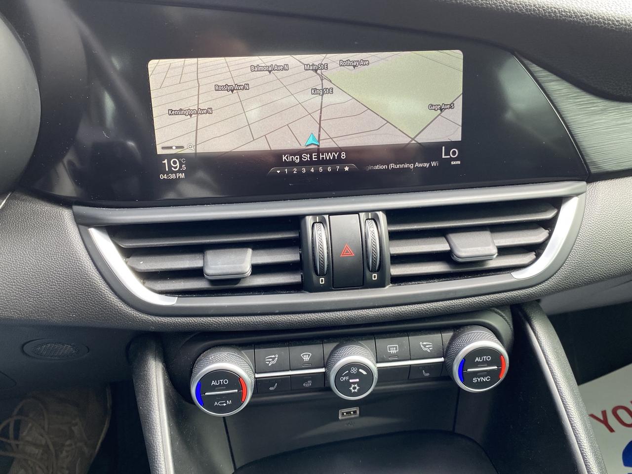 2017 Alfa Romeo Giulia 4dr Sdn AWD Photo