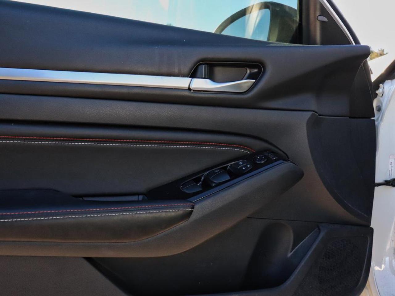 2023 Nissan Altima SR  PREMIUM PKG! BOSE, MOONROOF AWD! Photo