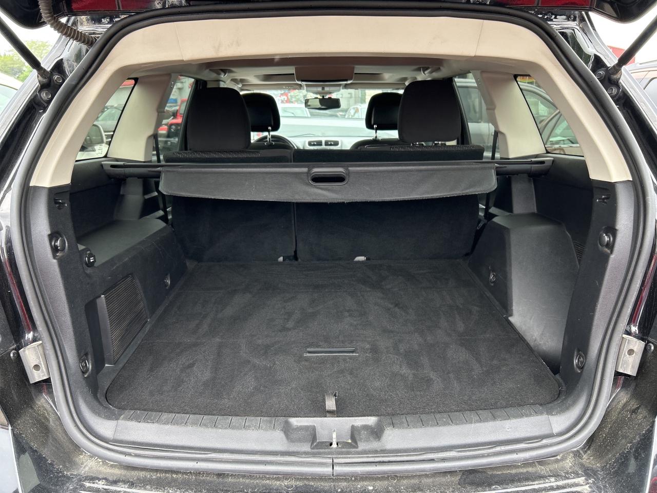 2017 Dodge Journey SXT, 5 PASSENGER, CLEAN CARFAX, REMOTE START! Photo