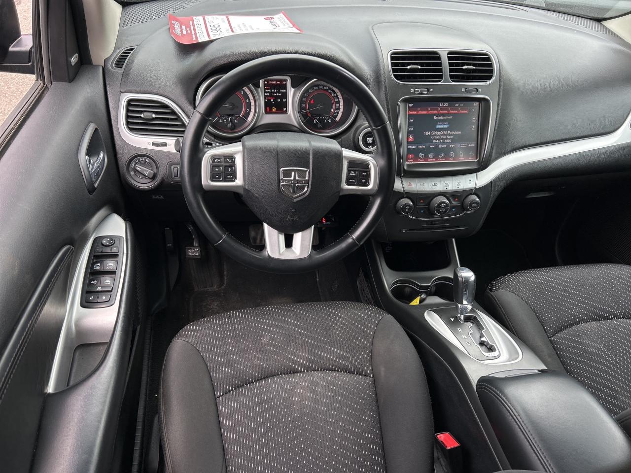 2017 Dodge Journey SXT, 5 PASSENGER, CLEAN CARFAX, REMOTE START! Photo