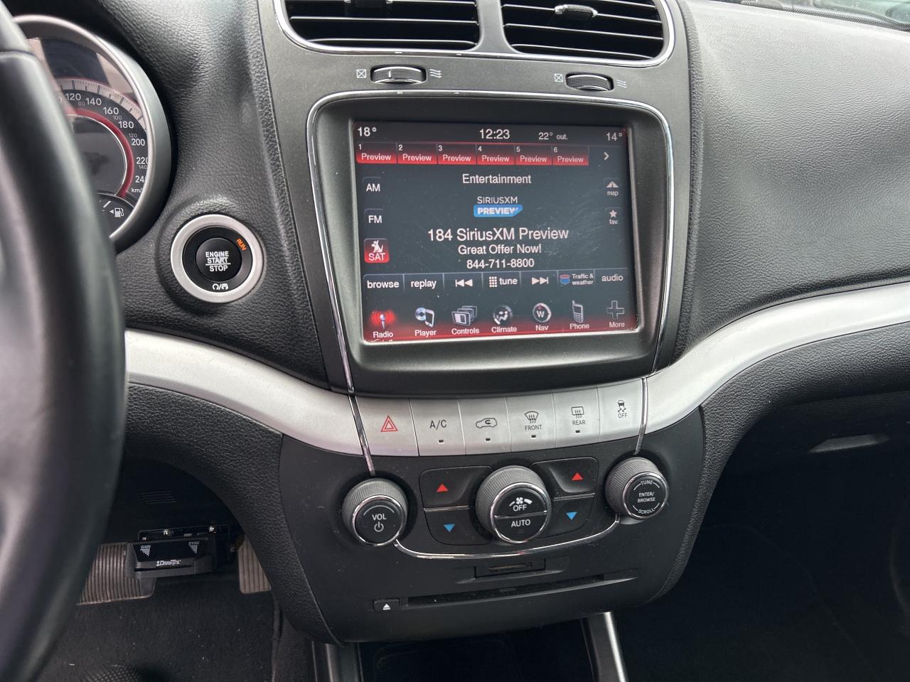 2017 Dodge Journey SXT, 5 PASSENGER, CLEAN CARFAX, REMOTE START! Photo