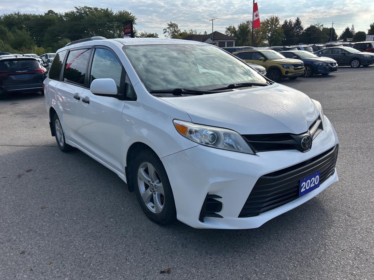 2020 Toyota Sienna CE 7-PASS, BACK UP CAM, REAR CLIMATE CONTROL! Photo3