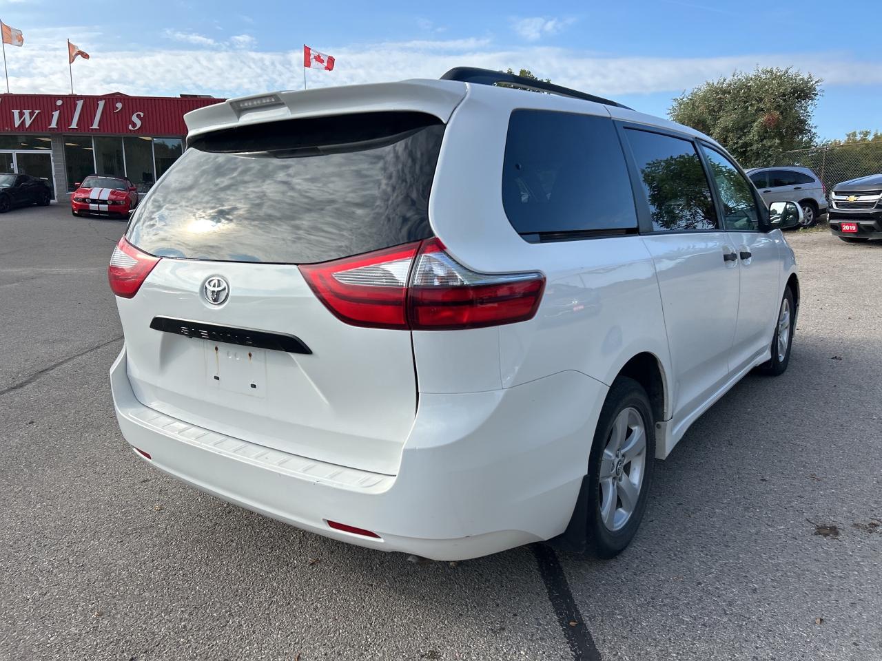 2020 Toyota Sienna CE 7-PASS, BACK UP CAM, REAR CLIMATE CONTROL! Photo