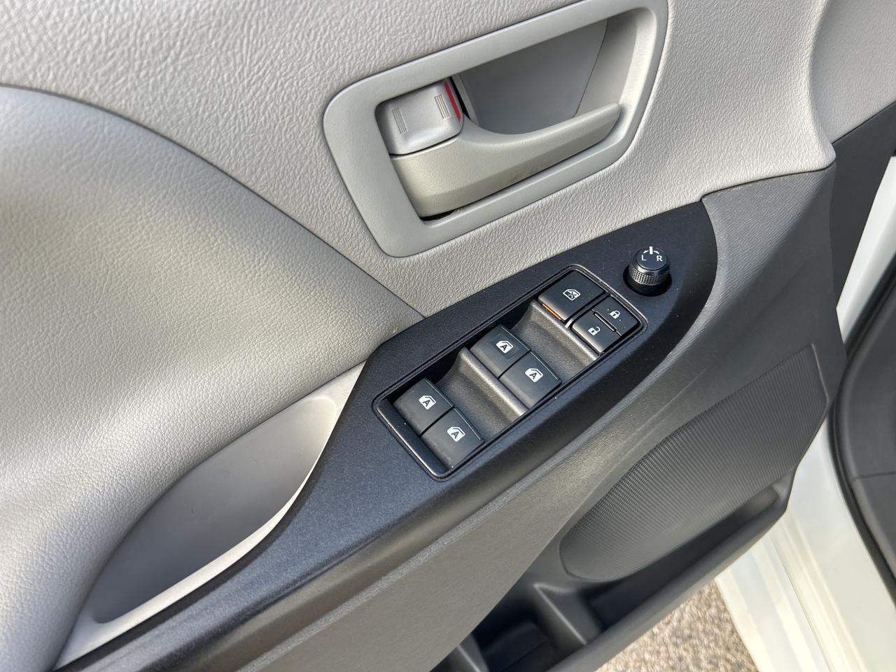 2020 Toyota Sienna CE 7-PASS, BACK UP CAM, REAR CLIMATE CONTROL! Photo